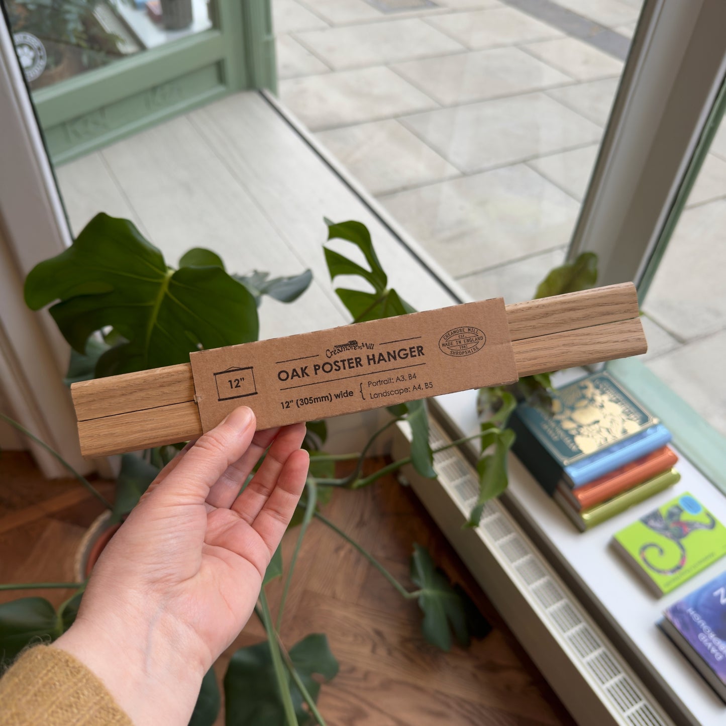 12” Oak Poster Hanger